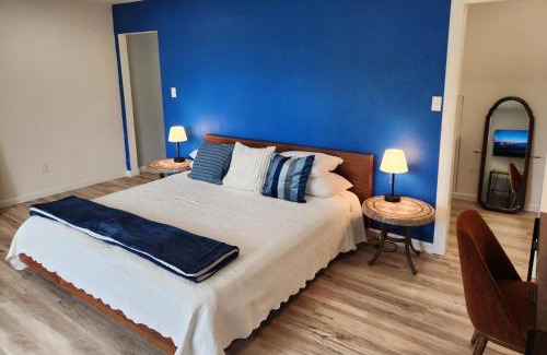 El Lago Bed & Breakfast | The Lakehouse on Clear Lake