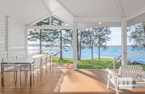 Summerland Point House | The Lakehouse Retreat