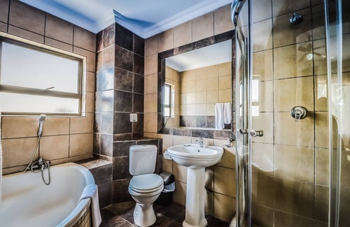 Ekurhuleni Hotel | The Lakes Hotel and Conference Centre