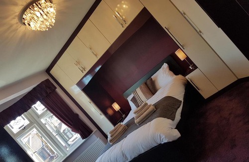 Clayhall Bed & Breakfast | The Lakeside