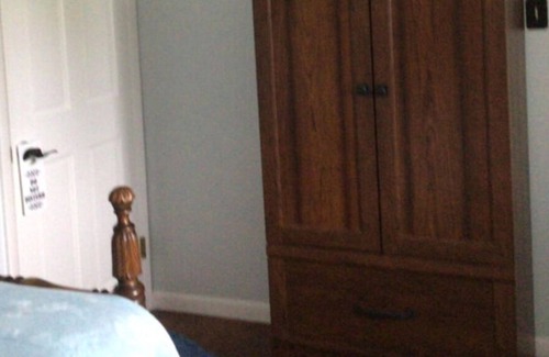 Norwich Bed & Breakfast | The Lakeside Room w/ two twin beds