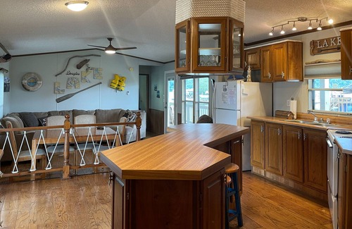 Dandridge House | The Lakeview! Cove-side retreat on beautiful Douglas Lake!