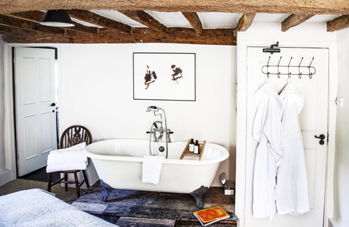 Shipton under Wychwood Hotel | The Lamb Inn