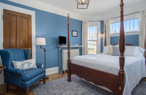Ludington Bed & Breakfast | The Lamplighter Bed & Breakfast of Ludington