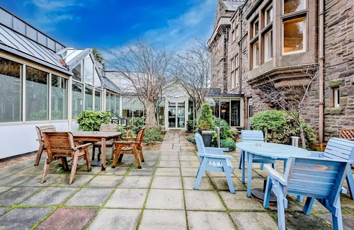 Glenisla Apartment | The Landmark Hotel and Leisure Club | DLX DBL