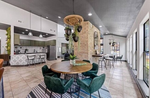 North Arlington Apartment | The Landry 388 | Spacious and Cozy 2 Bedroom 1bth