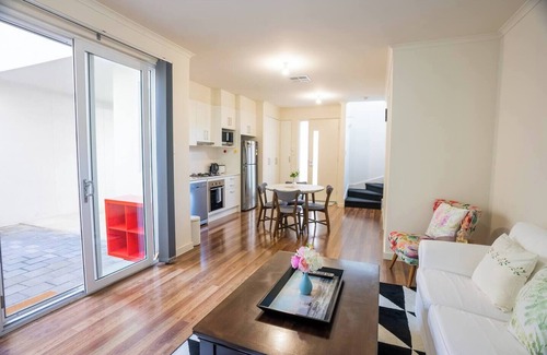 Lightsview House | The Lane of Lightsview Relaxed Inner city Living