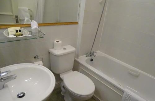 Leamington Spa Bed & Breakfast | The Lansdowne