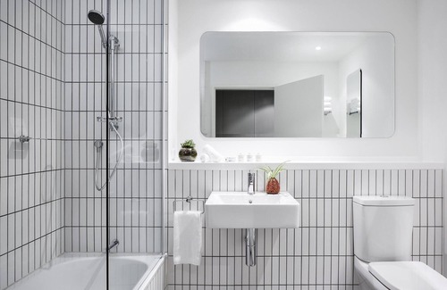 Parkville Hotel | The Larwill Studio Melbourne - Art Series