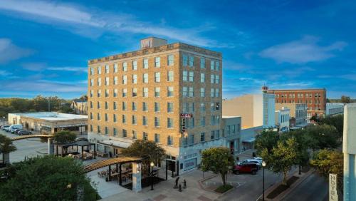 Downtown Hotel | The LaSalle Hotel, Bryan College Station, a Tribute Portfolio Hotel