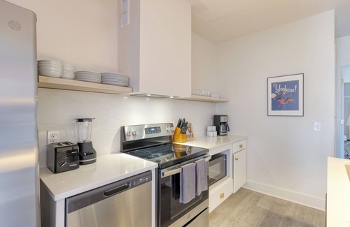 Five Points House | The Last Rodeo | Bachelorette Retreat | Sleeps 36 | 5 Mins to Broadway