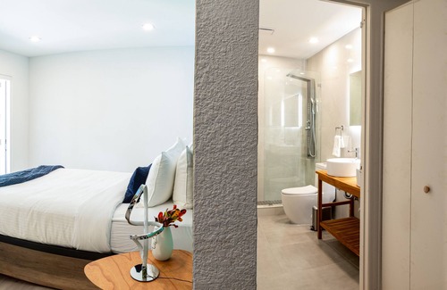 Poinciana Park Hotel | The Lauderdale Boutique Hotel