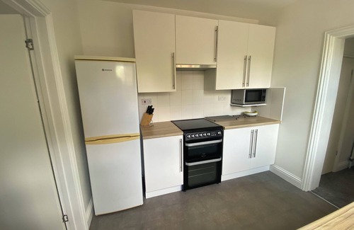 Chelmsford Apartment | The Laurels Lovely Town Centre Apartment-nFive Minutes From The Train Station