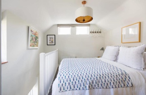 Alresford Villa | The Lavender Folly - Cosy Accommodation Alresford