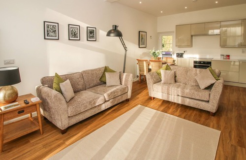 Eaton Mascott House | THE LAWLEY, family friendly, luxury holiday cottage in Dorrington