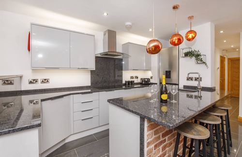 York Cottage | The Lawrence Apartments - Apartment 1 - sleeps 4 guests in 2 bedrooms