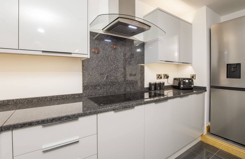 York Cottage | The Lawrence Apartments - Apartment 1 - sleeps 4 guests in 2 bedrooms