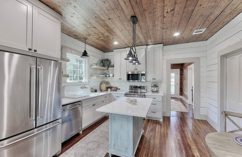Hico Cottage | The Lazey Dazey Cottage, Dating back to 1884 in Hico, Texas