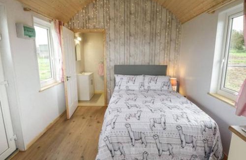 Ballyshannon Apartment | The Lazy Llama Farm Stay Shepherd Hut