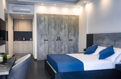 Freetown House | The Lead Hotel- Junior Room