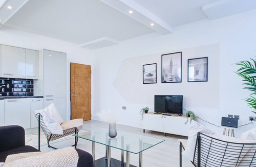 Sutton Central Apartment | The Leaf 1 Bed Apartment, High St, Sutton