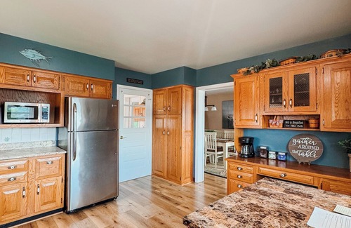 Le Claire House | The LeClaire River Chateau