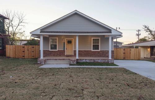 Fort Smith House | The Lecta House-Modern Art Haven