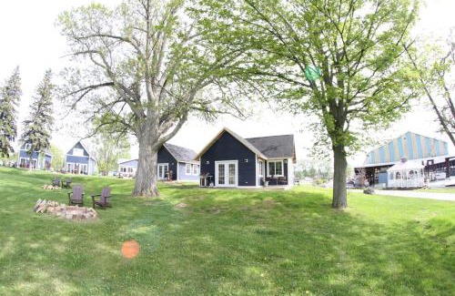 Alexandria Bay House | The Ledges Resort & Marina