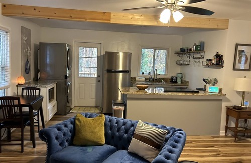 Jasper Cottage | The Lee House - Mountain Getaway