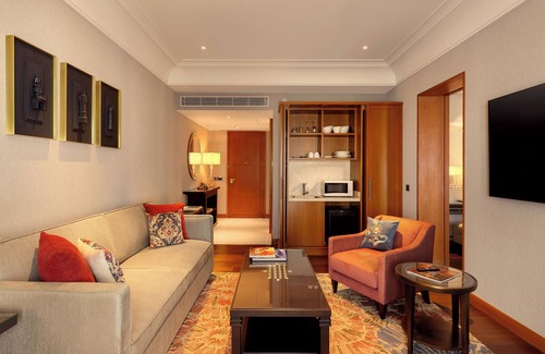 Srinagar Colony Hotel | The Leela Hyderabad Banjara Hills