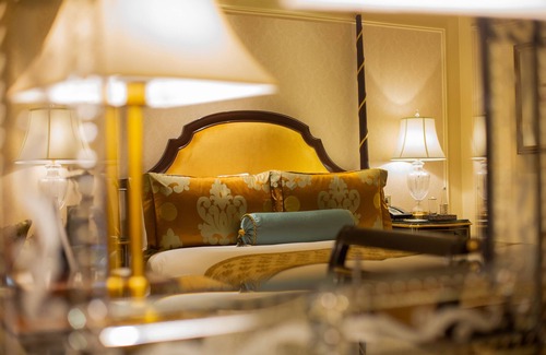 Diplomatic Enclave Hotel | The Leela Palace New Delhi