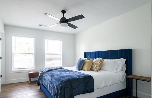 Harters Heights House | The Legacy House - Brand new 6/5.5 home, 15-minute walk from Notre Dame.