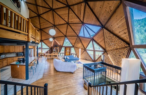 Lyons Apartment | The Legendary Snow Globe of Estes Park