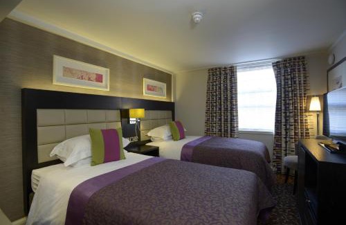 Richmond-upon-Thames Hotel | The Lensbury Resort