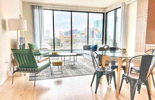 East Village Apartment | The Leo - Deluxe 3 Bedroom Stay