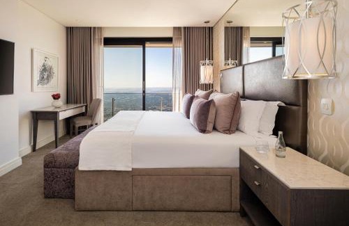 Sandown Hotel | The Leonardo