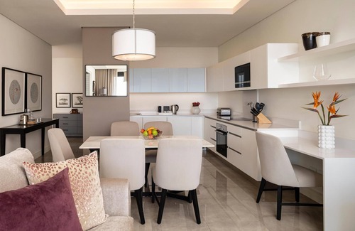 Sandown Apartment | The Leonardo