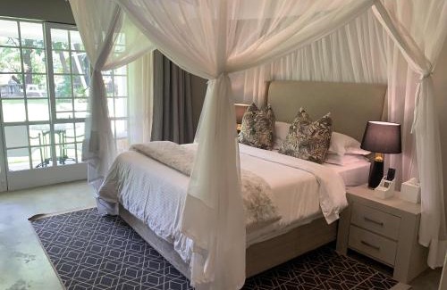 Blantyre Bed & Breakfast | The Leslie Executive Hotel