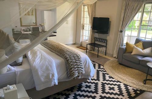 Blantyre Bed & Breakfast | The Leslie Executive Hotel
