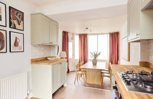 Lewes House | The Lewes Place - Contemporary 3 Bdr House