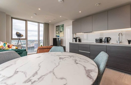 The Docks Apartment | The Lexington II | 2BDR | Netflix | Games Room