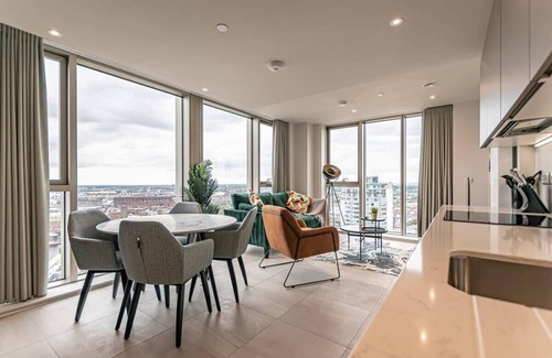 The Docks Apartment | The Lexington II | 2BDR | Netflix | Games Room