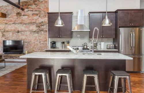 Center City East Apartment | The Liberty Suite Residence
