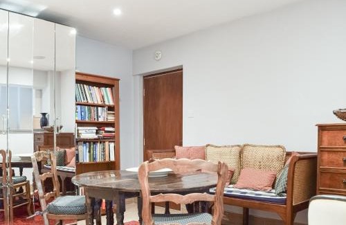 Wooburn Moor House | The Library Suite