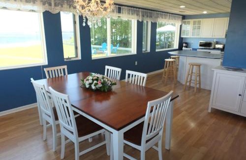 Alpena House | The Life Aquatic - Lakefront Kayaks Included!