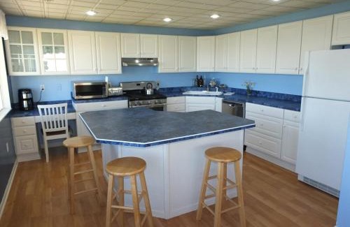 Alpena House | The Life Aquatic - Lakefront Kayaks Included!
