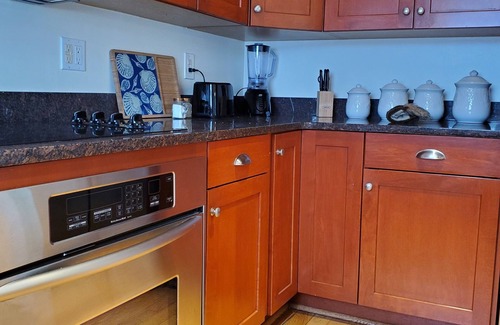 Selbyville House | The Lighthouse Cottage. Close to Ocean City, MD and Fenwick Island, DE. PETS OK