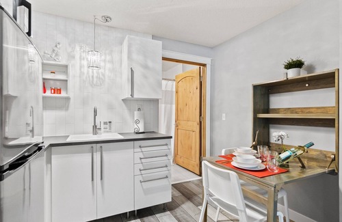 Waterloo Apartment | The Lighthouse Inn & Suites Extended StaynJust off I-69 Exit 334 in Waterloo IN