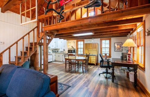 Rolling Wood House | The Lil' Sipp, Discounted rate for LSU game day!