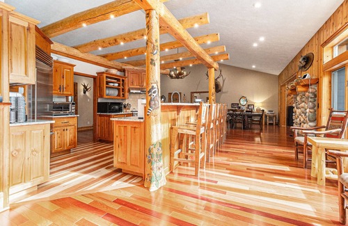 Thompsonville House | The Lilley Woods Lodge ~ Luxury stay next to Crystal Mountain